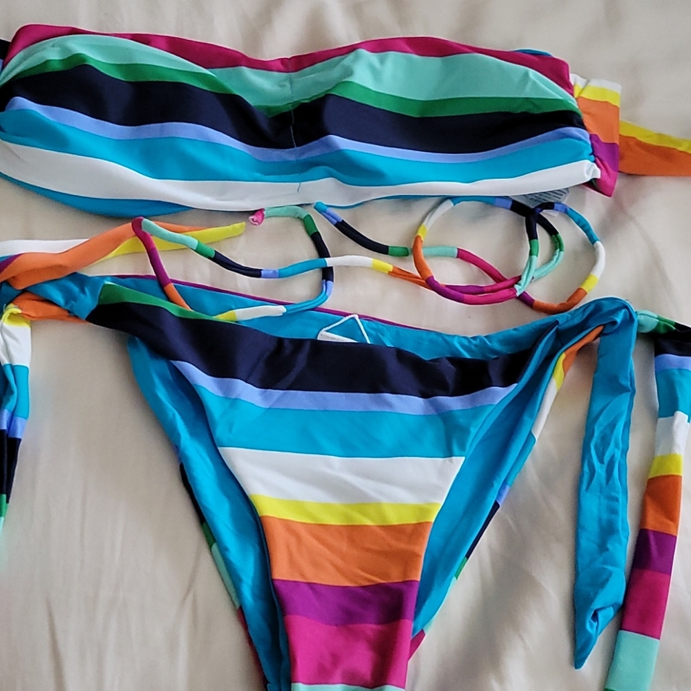 BEACH JOY 2-PC BIKINI ๐๐ SET SIZE M - Picture 8 of 16